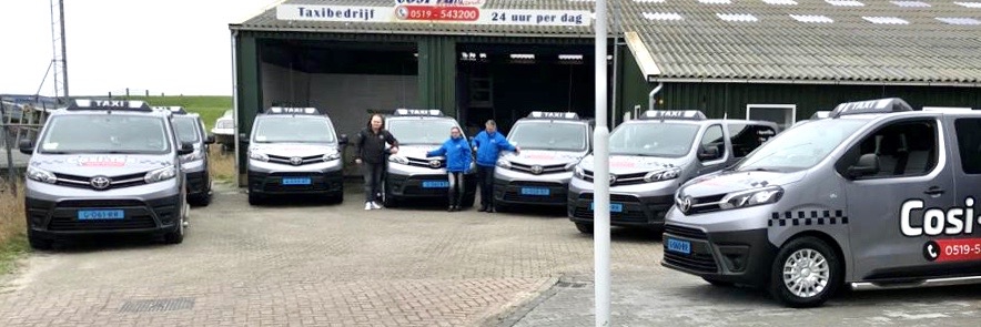 Toyota Gorter levert 10 nieuwe Proace Taxi aan Cosi-Tax Ameland