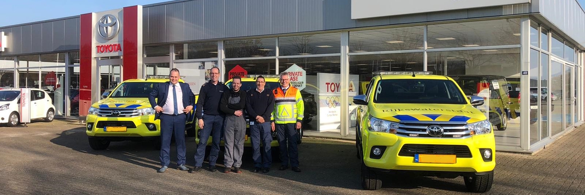 Auto Gorter levert 3 Toyota Hilux voor Rijkswaterstaat